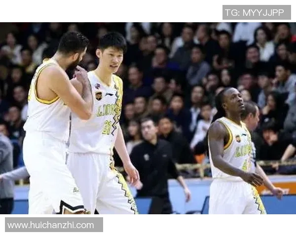 重庆足球队以55分领跑总决赛积分榜展现强劲实力与团队合作精神