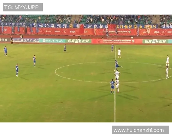 重庆足球队在世界锦标赛积分榜上以98分稳居第一名展现强劲实力